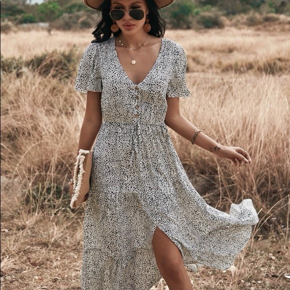 Polka Dot Black on White Dress V Neck Button Front Split Hem Short … - Picture 3 of 9